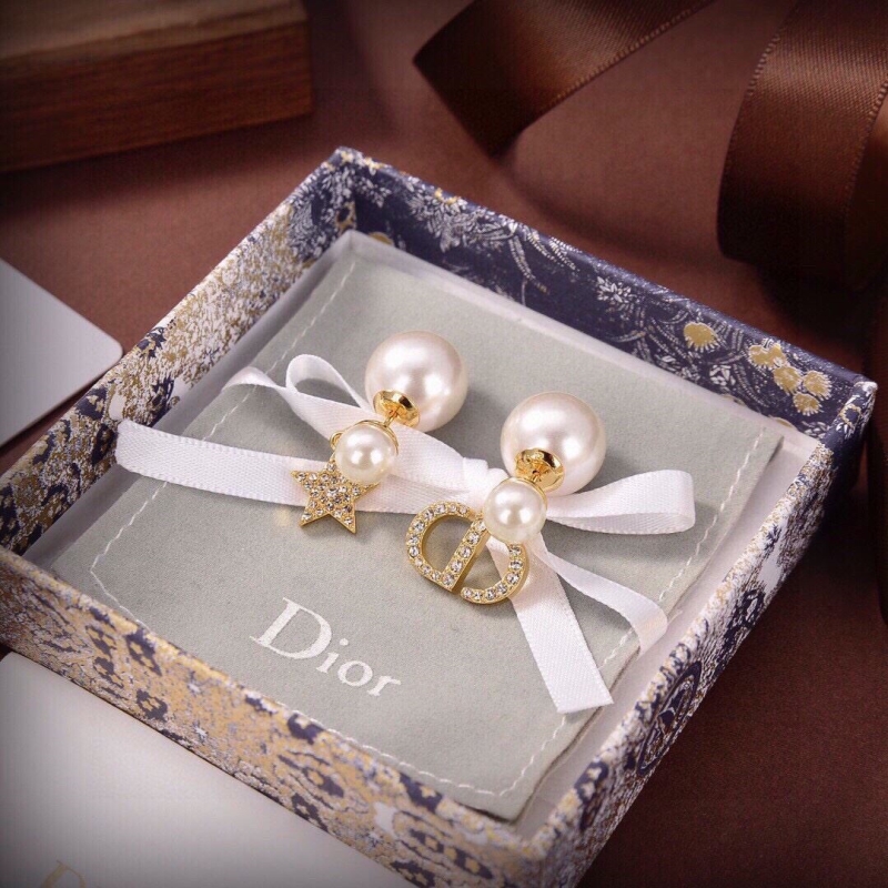 chr1st1an D10r earrings